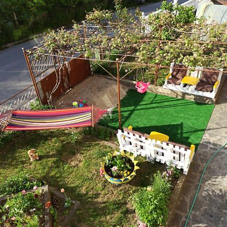 Guest Rooms Profirov Slatograd Exterior foto