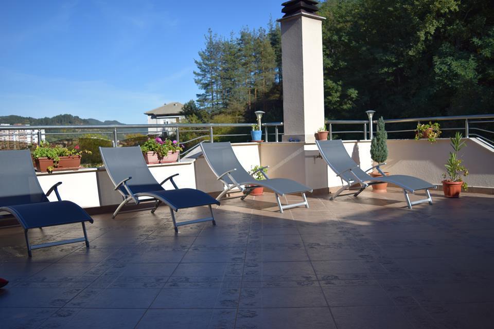 Guest Rooms Profirov Slatograd Exterior foto
