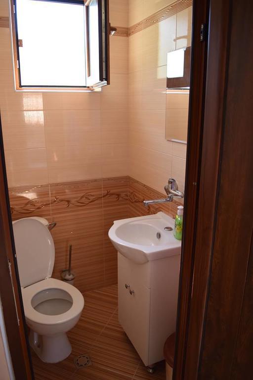 Guest Rooms Profirov Slatograd Exterior foto